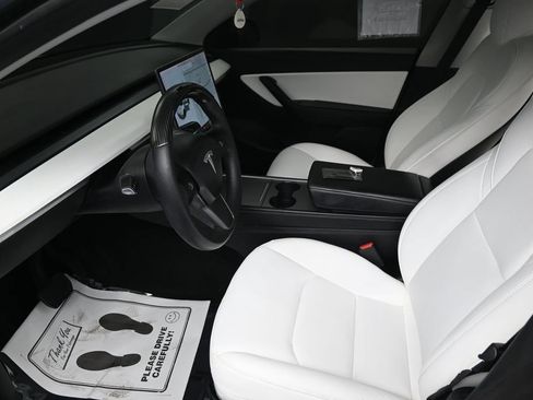 Used 2021 Tesla Model Y Long Range AWD/4WD image 25