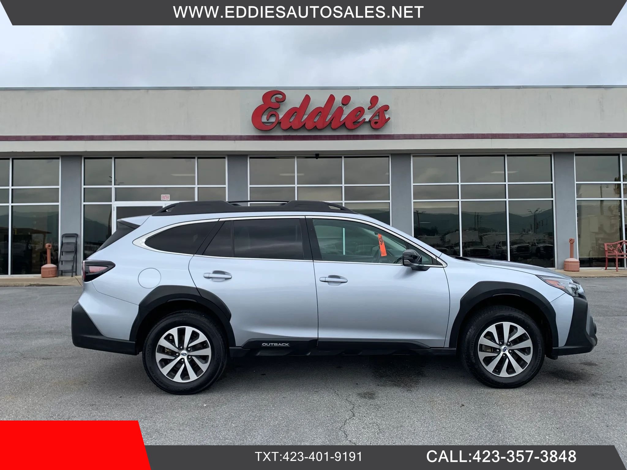 Used 2023 Subaru Outback Premium AWD/4WD image 1