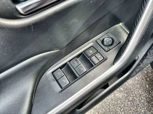Used 2022 Toyota RAV4 XLE image 22