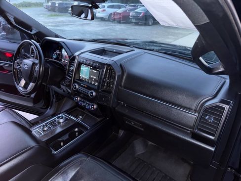 Used 2018 Ford Expedition Limited w/ Equipment Group 301A AWD/4WD image 34