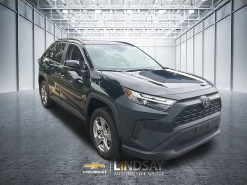 Used 2025 Toyota RAV4 XLE w/ Convenience Package AWD/4WD image 3