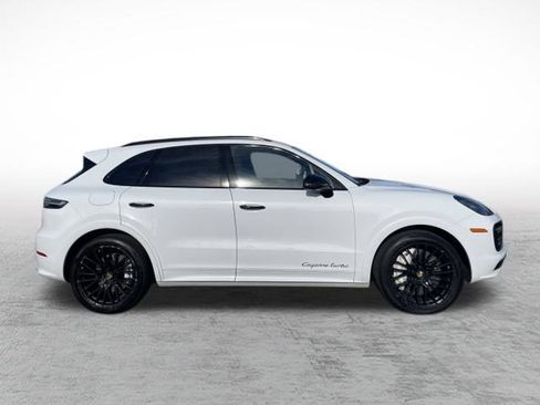 Used 2021 Porsche Cayenne Turbo image 4