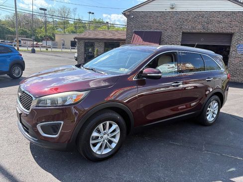 Used 2017 Kia Sorento FWD image 7