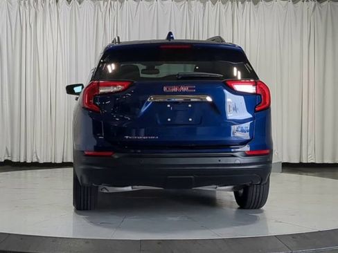 Used 2023 GMC Terrain SLE w/ Driver Convenience Package FWD image 9