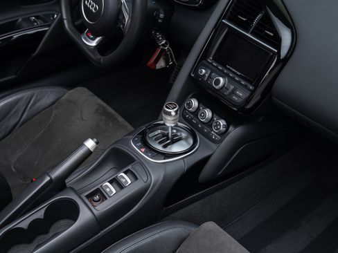 Used 2014 Audi R8 V8 image 33