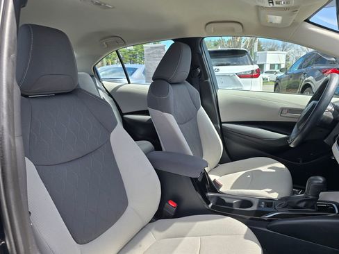 Used 2022 Toyota Corolla LE w/ Carpet Mat Package (TMS) image 12