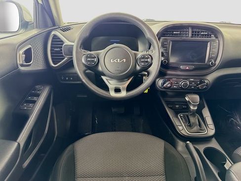 Used 2023 Kia Soul LX w/ LX Technology Package FWD image 20