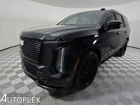 Used 2025 Cadillac Escalade V w/ LPO, ONYX Package image 11