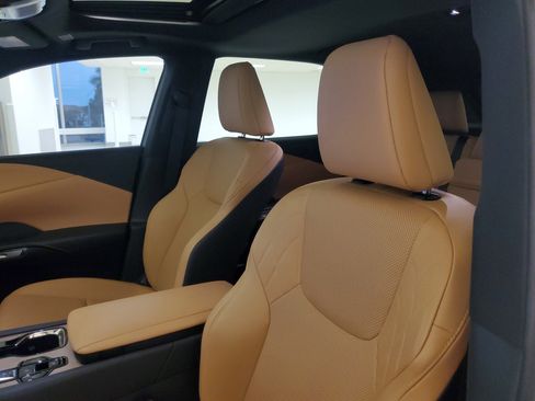 Used 2025 Lexus RX 350 Premium w/ Convenience Package image 21