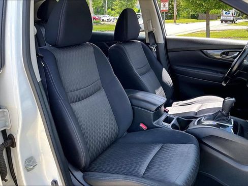 Used 2017 Nissan Rogue SV AWD/4WD image 26