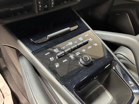 Used 2025 Porsche Cayenne S image 15