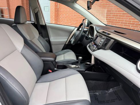 Used 2013 Toyota RAV4 Limited image 19