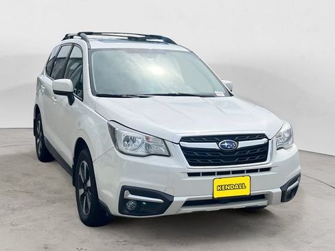 Used 2017 Subaru Forester 2.5i Premium AWD/4WD image 3