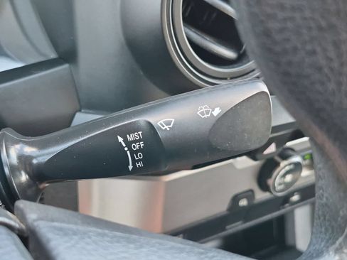 Used 2017 Toyota Tacoma SR RWD image 24