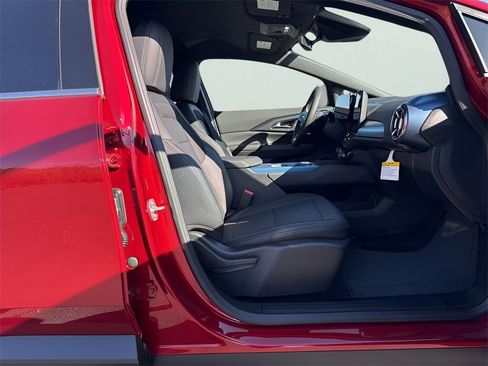 New 2026 Chevrolet Equinox EV LT image 10