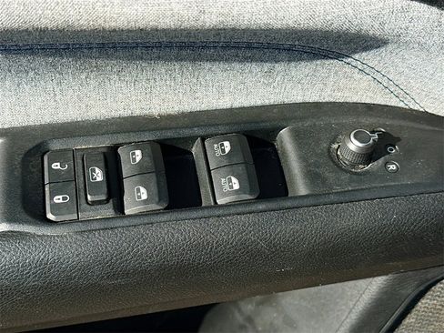 Used 2022 Jeep Compass Latitude w/ Convenience Group image 17