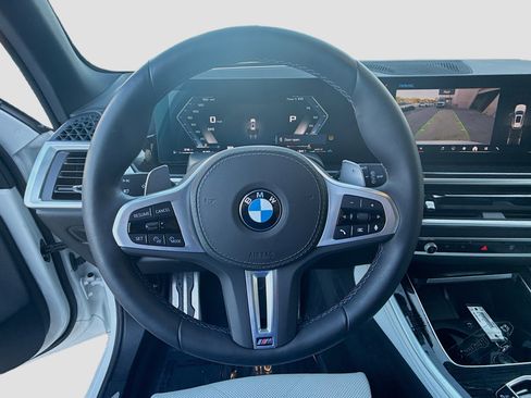 Used 2025 BMW X5 M60i w/ Climate Comfort Package image 10