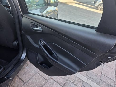Used 2017 Ford Focus SE FWD image 24
