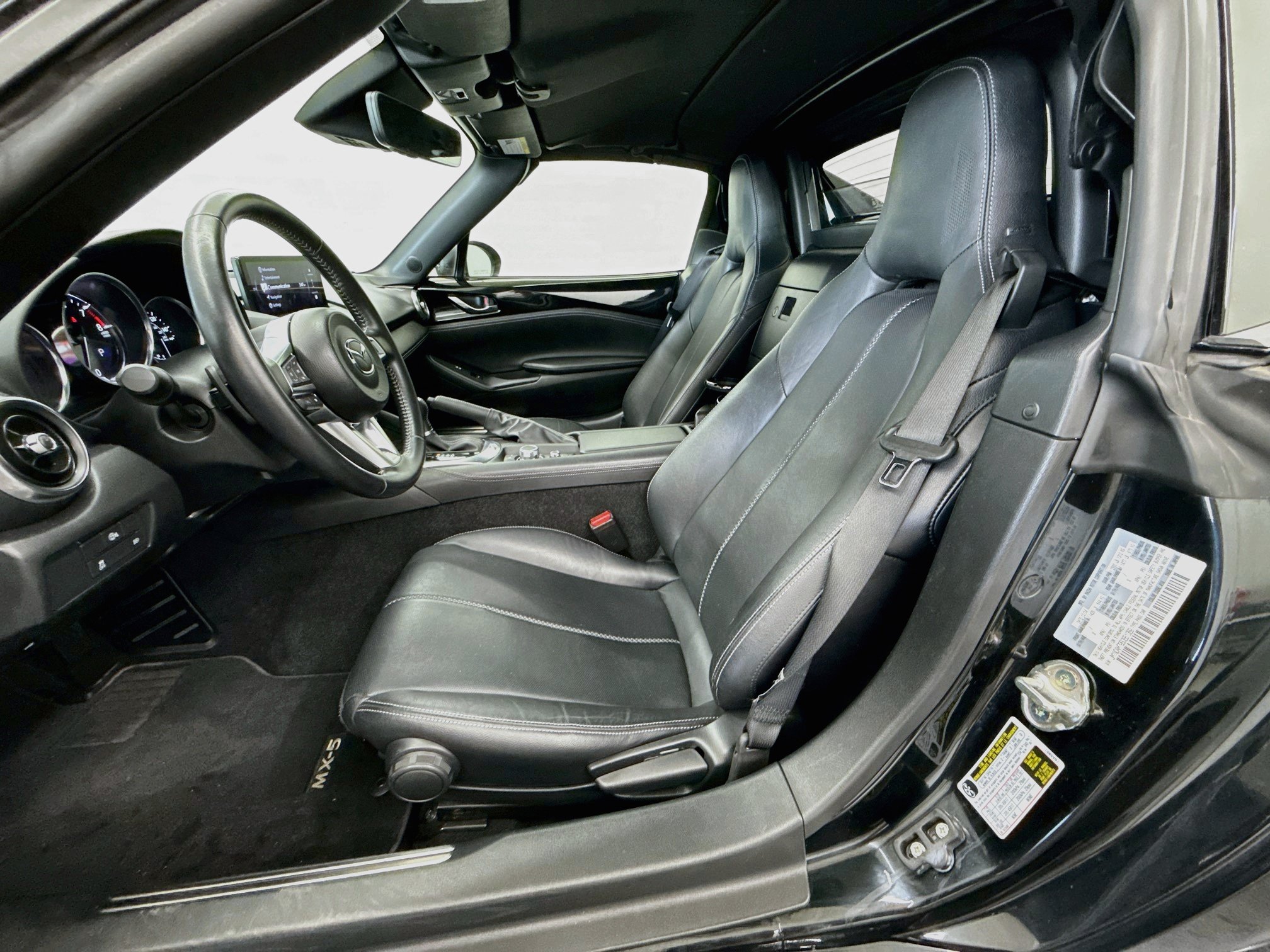 Used 2025 MAZDA MX-5 Miata RF Grand Touring RWD image 13