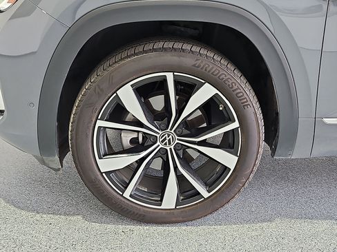 Used 2025 Volkswagen Atlas SEL Premium R-Line AWD/4WD image 11