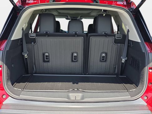 New 2026 Nissan Pathfinder Platinum FWD image 12