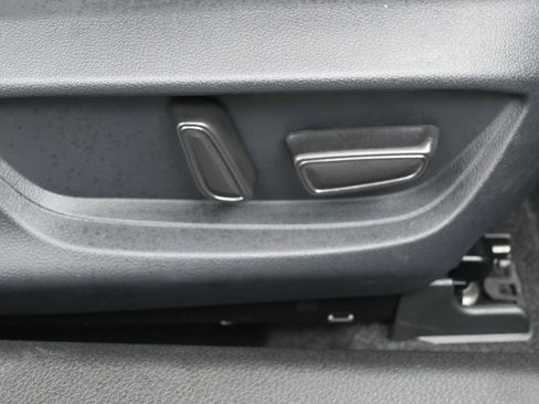 Used 2025 Toyota Camry XLE w/ Premium Package image 37