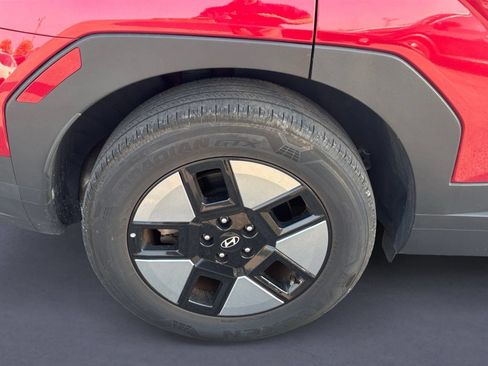 Used 2025 Hyundai Santa Fe SEL FWD image 5