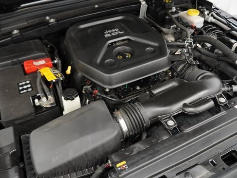 Certified 2022 Jeep Wrangler Unlimited Rubicon w/ Cold Weather Group image 47