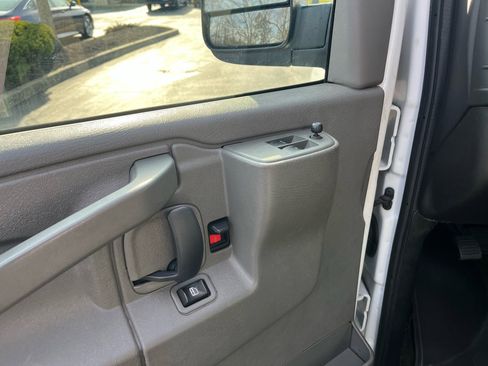 Used 2019 Chevrolet Express 3500 LT w/ LT Preferred Equipment Group image 13