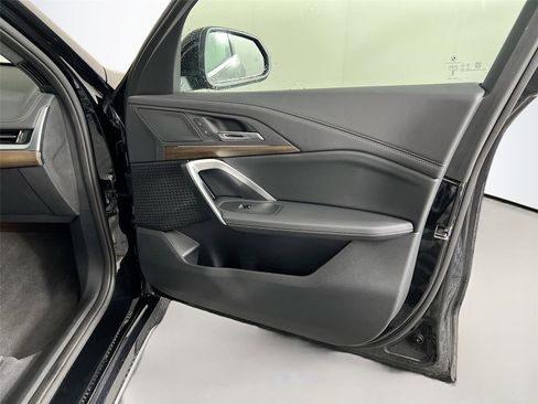 Used 2025 BMW X1 xDrive28i w/ Technology Package image 28