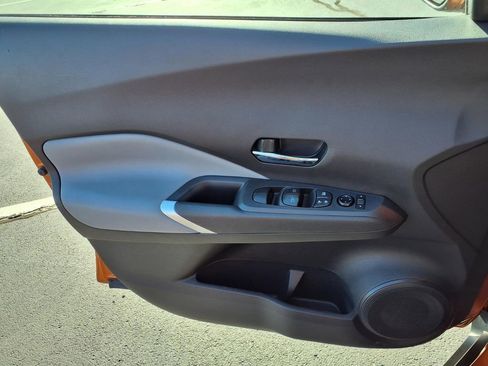Used 2023 Nissan Kicks SR w/ SR Premium Package FWD image 18