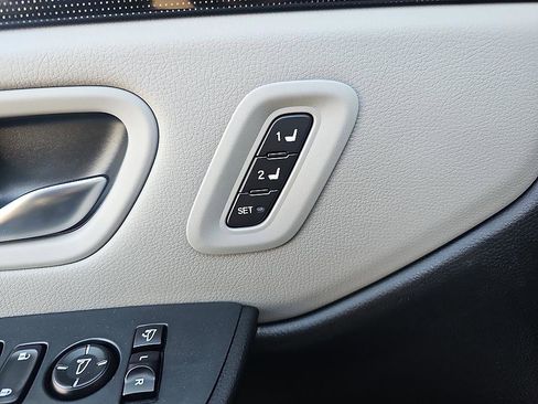 Used 2025 Honda Pilot Elite image 13