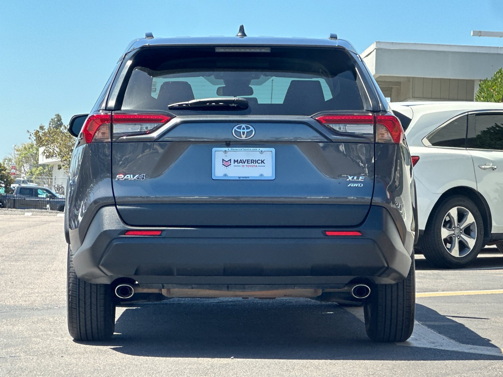 Used 2025 Toyota RAV4 XLE AWD/4WD image 4