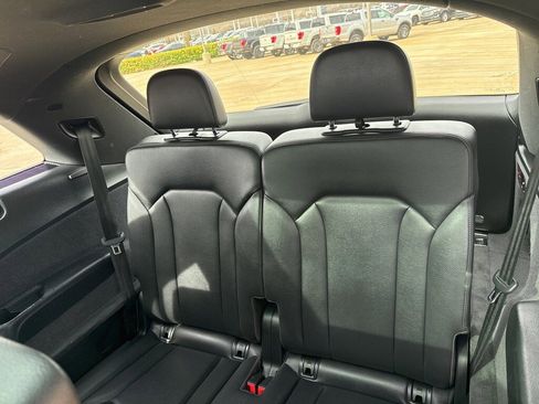 Used 2019 Audi Q7 3.0T Premium Plus w/ Premium Plus Package image 8
