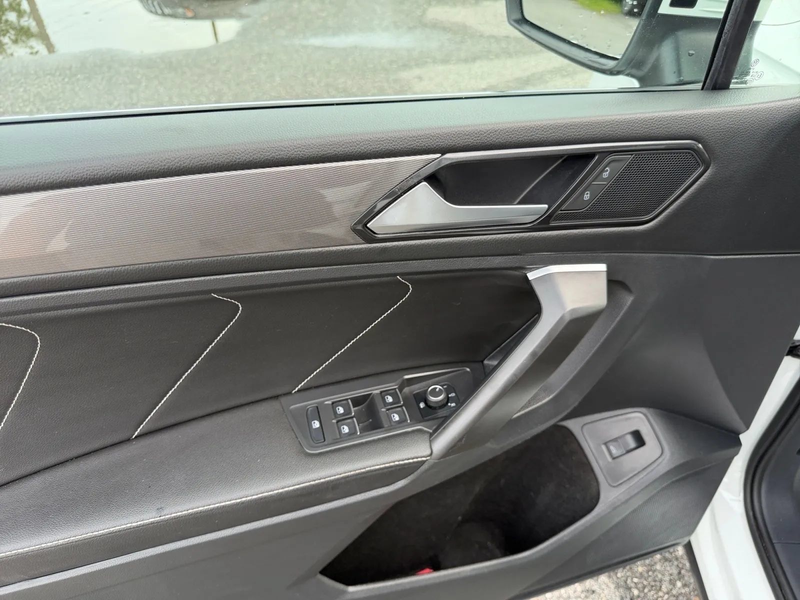 Used 2022 Volkswagen Tiguan SE AWD/4WD image 13