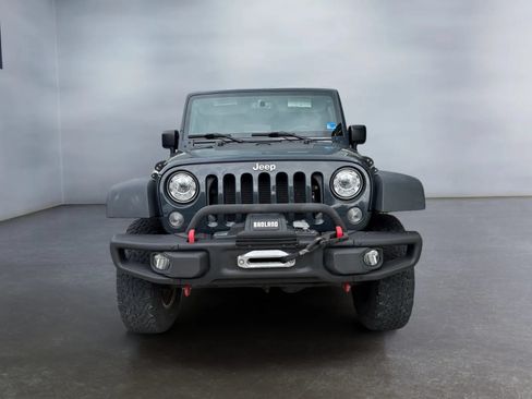 Used 2017 Jeep Wrangler Unlimited Rubicon w/ Connectivity Group AWD/4WD image 5