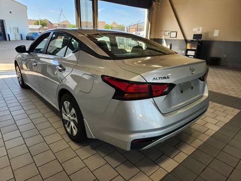 Used 2024 Nissan Altima 2.5 S FWD image 4