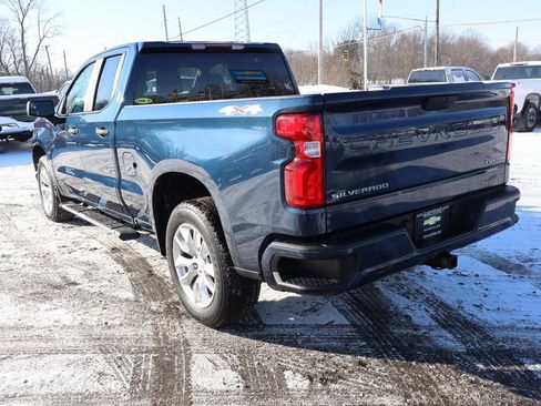 Used 2021 Chevrolet Silverado 1500 Custom image 3