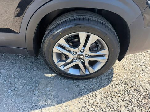 Used 2021 Kia Seltos LX AWD/4WD image 9