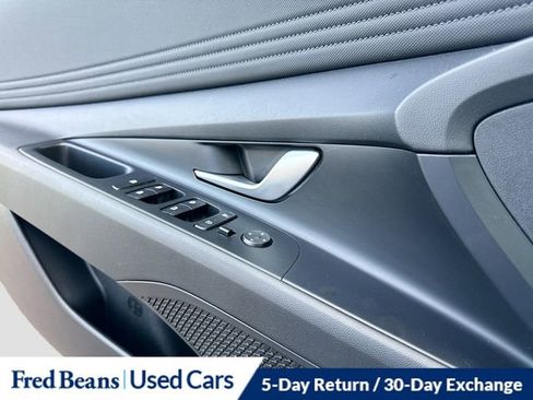 Used 2023 Hyundai Elantra SEL w/ Convenience Package image 32