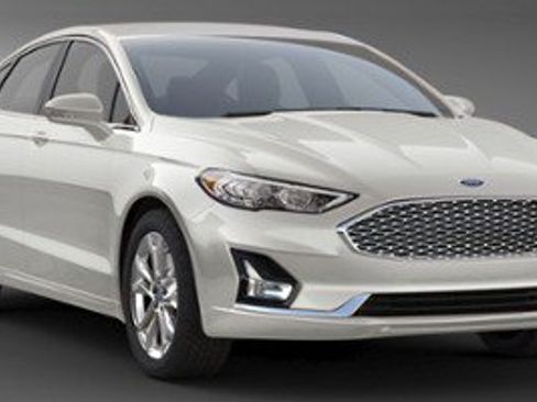 Used 2019 Ford Fusion SE w/ Equipment Group 151A FWD image 1