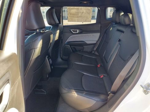 New 2023 Jeep Compass Latitude w/ Mopar Graphics Package image 25