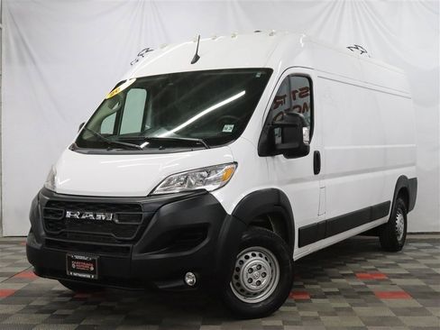 Used 2025 RAM ProMaster 2500 w/ Convenience Group FWD image 1