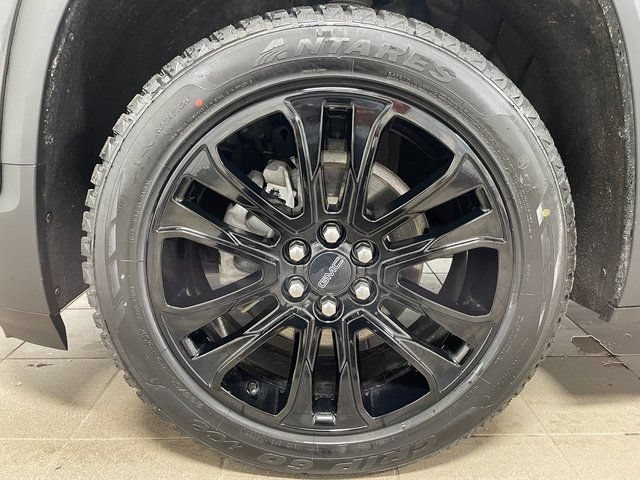 Used 2023 GMC Acadia SLE w/ Elevation Edition AWD/4WD image 7