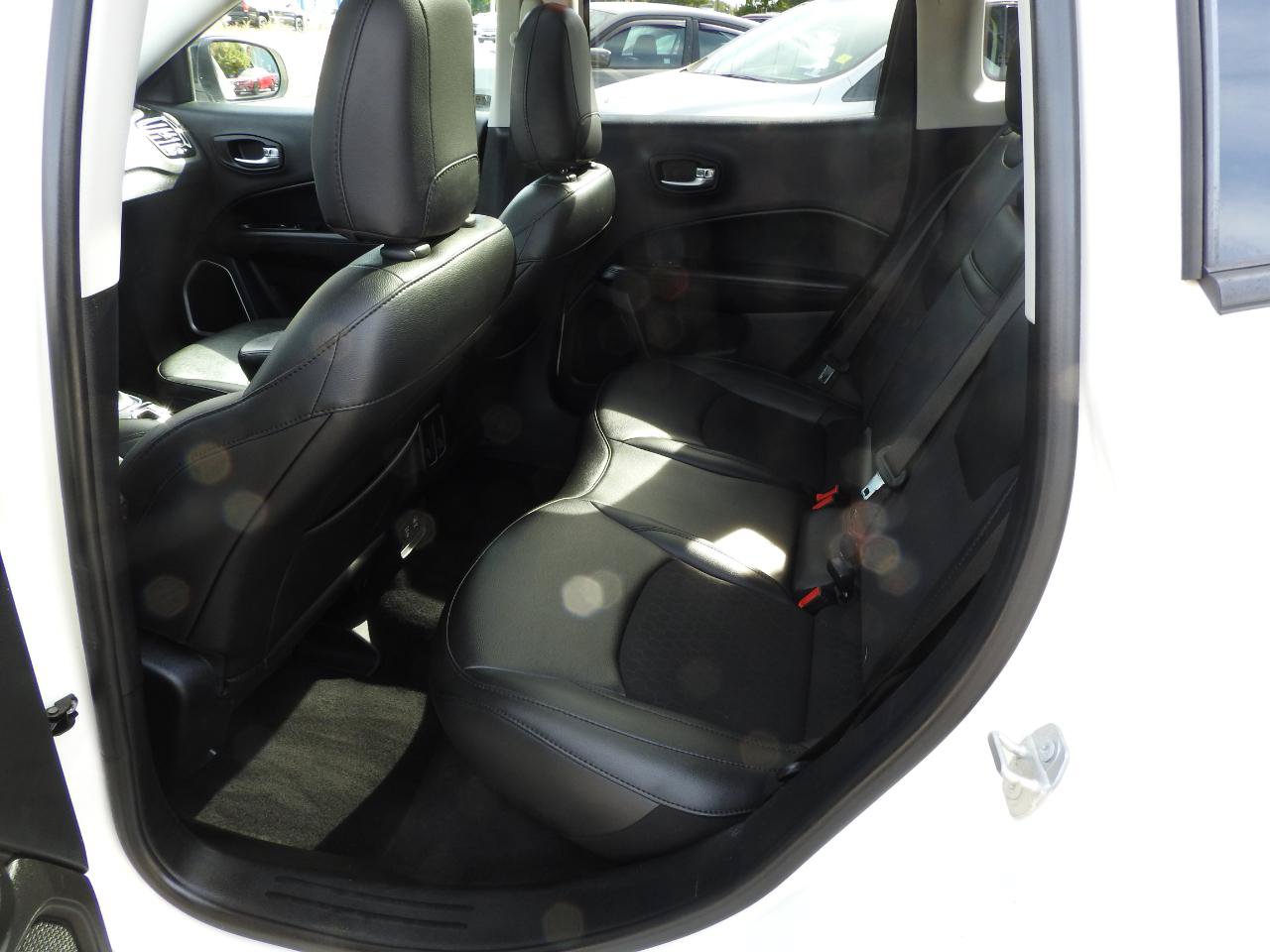 Used 2019 Jeep Compass Latitude AWD/4WD image 10