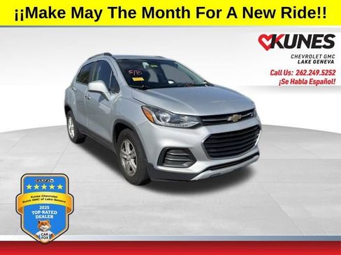 Used 2020 Chevrolet Trax LT w/ LT Convenience Package FWD image 1