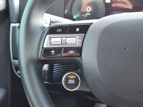 Used 2025 Hyundai Ioniq 5 SEL image 33