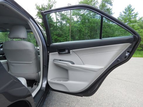 Used 2014 Toyota Camry XLE w/ Leather Package FWD image 15