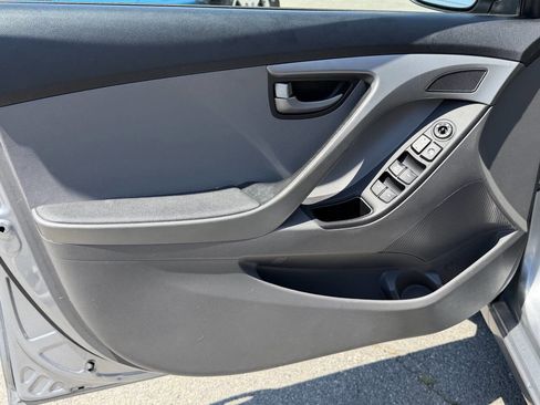 Used 2016 Hyundai Elantra SE FWD image 15