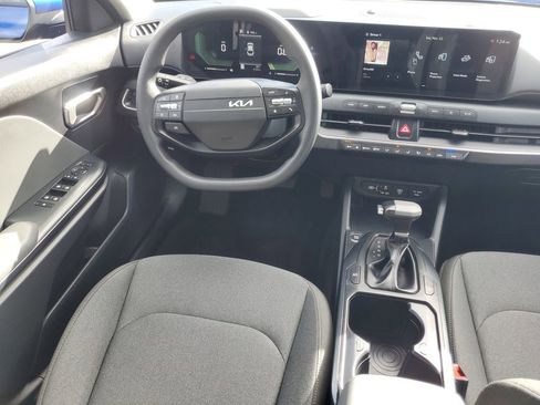Used 2025 Kia K4 LXS image 10
